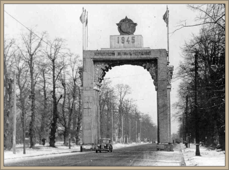 06_Siegestor der Roten Armee in Berlin 1945