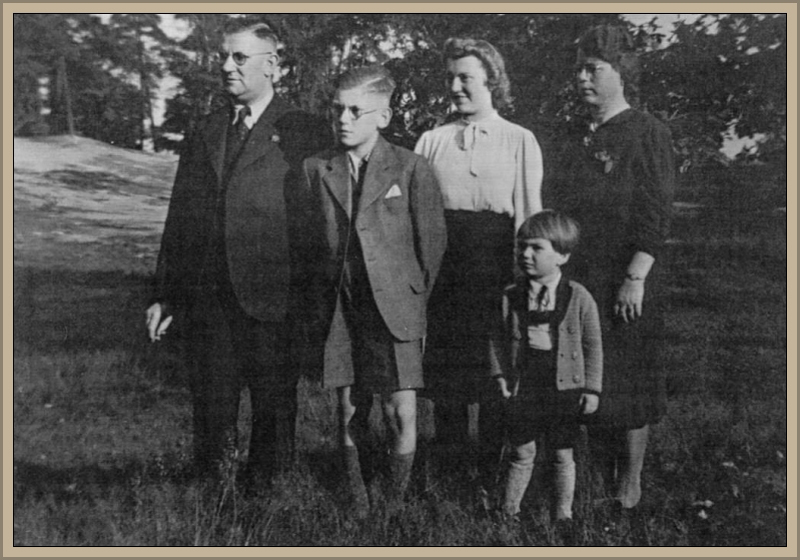 07_Guenter mit seiner Familie 1944